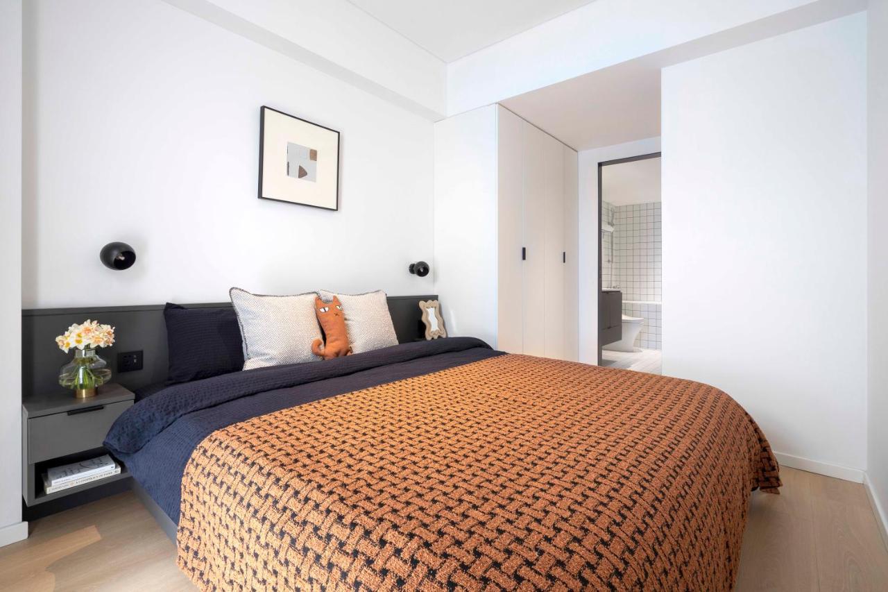 Base-Beijing Wangfujing Serviced Apartment- In Hutong &Bike Rental &Close To Forbidden City, Tian'Anmen Square &Subway Nearby &Free Coffee &Washing Machine,Kitchen &Restaurant Discount &English Speaking &High Speed Free Wifi Exteriér fotografie A bedroom