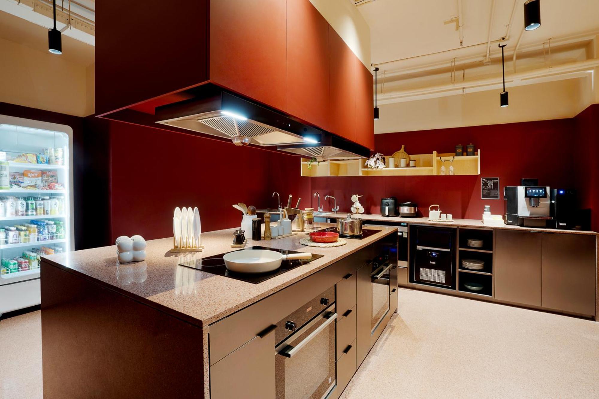 Base-Beijing Wangfujing Serviced Apartment- In Hutong &Bike Rental &Close To Forbidden City, Tian'Anmen Square &Subway Nearby &Free Coffee &Washing Machine,Kitchen &Restaurant Discount &English Speaking &High Speed Free Wifi Exteriér fotografie A typical kitchen