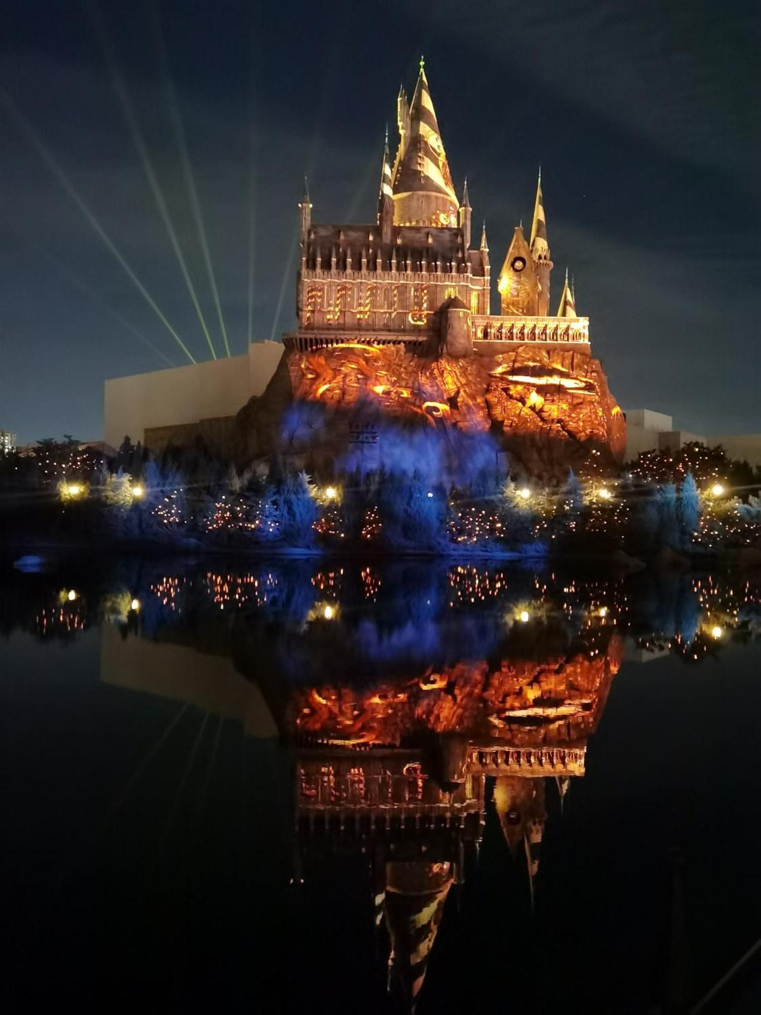 Base-Beijing Wangfujing Serviced Apartment- In Hutong &Bike Rental &Close To Forbidden City, Tian'Anmen Square &Subway Nearby &Free Coffee &Washing Machine,Kitchen &Restaurant Discount &English Speaking &High Speed Free Wifi Exteriér fotografie The show at Disneyland
